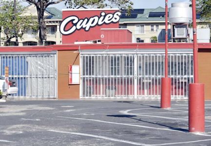 Maui businesses take COVID-19 precautions